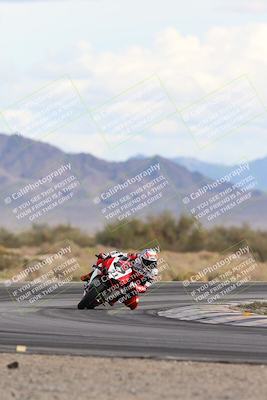 media/Nov-16-2025-Race Pace (Sun) [[8c5fa54630]]/Non Verified Riders (1st 20 Minutes)/5-Turn 15 (110pm)/